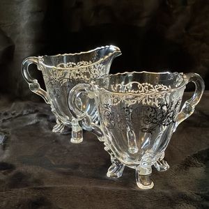 ❄️4 For $20 Vintage Silver City Glass footed creamer and sugar bowl